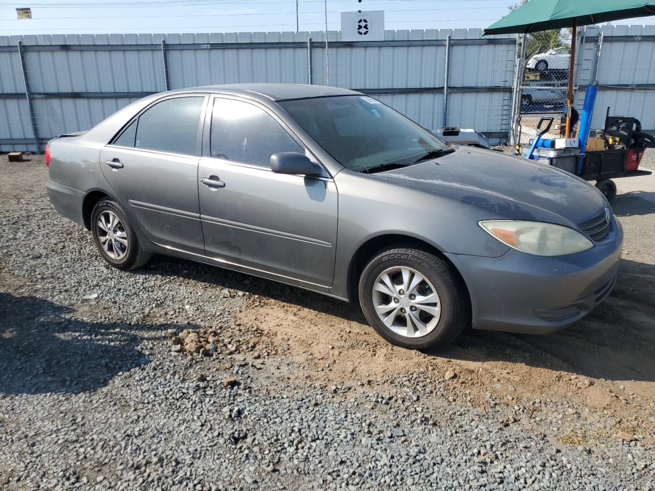 2004 Toyota Camry Le VIN: 4T1BF32K44U576255 Lot: 62966504