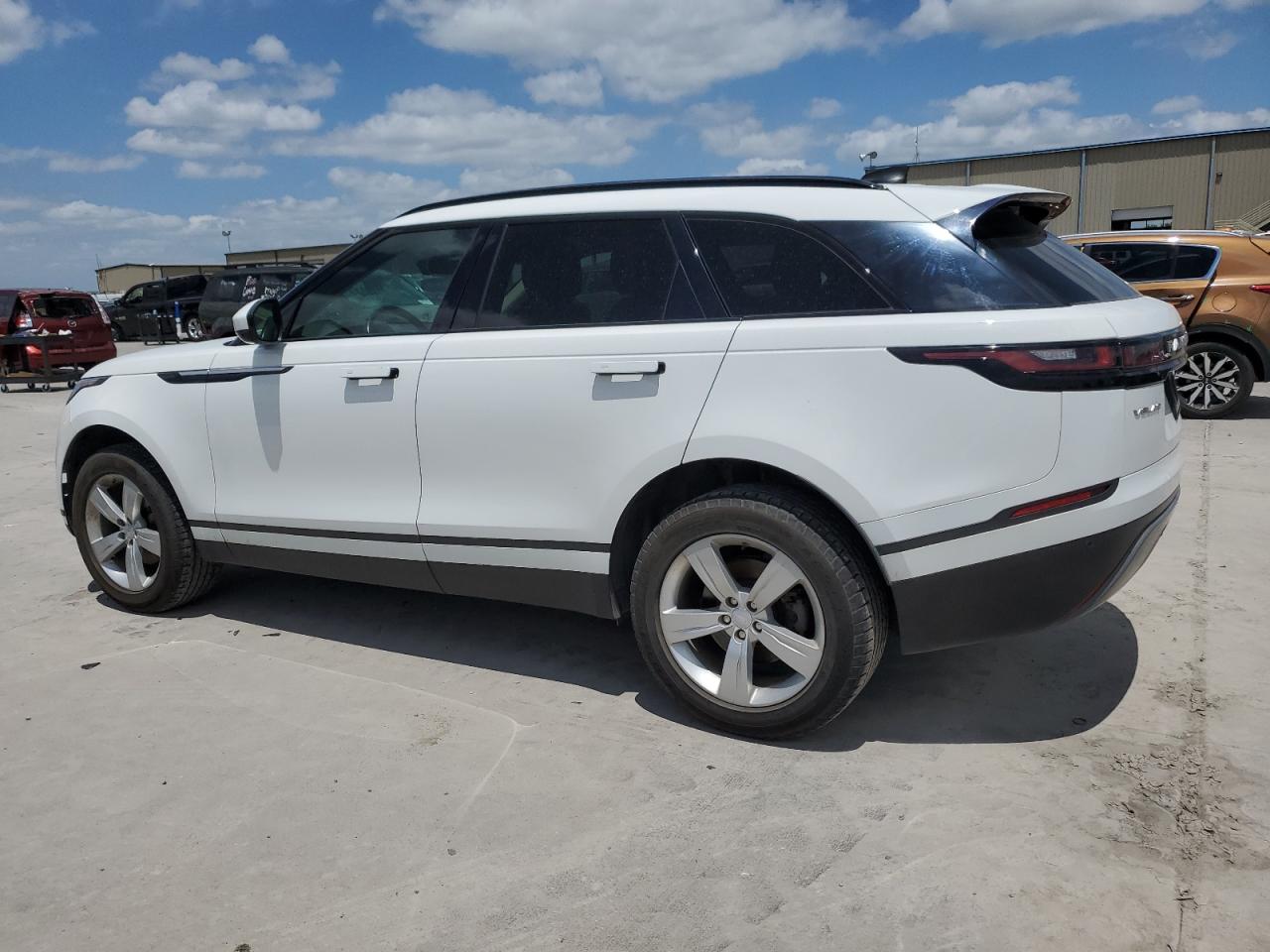 SALYB2RX1JA733249 2018 LAND ROVER RANGE ROVER - Image 2