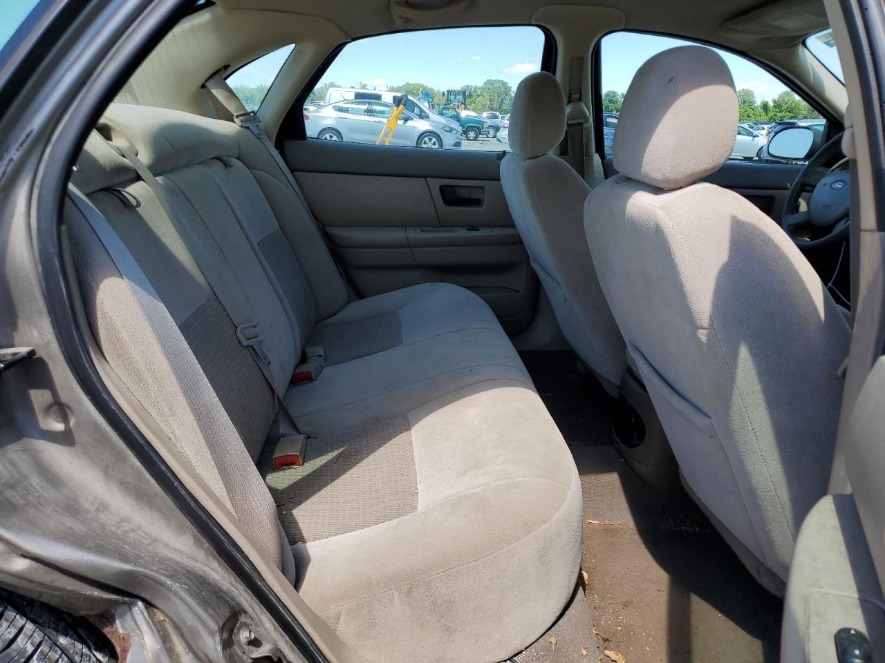 2005 Ford Taurus Se VIN: 1FAFP53265A137998 Lot: 61791544