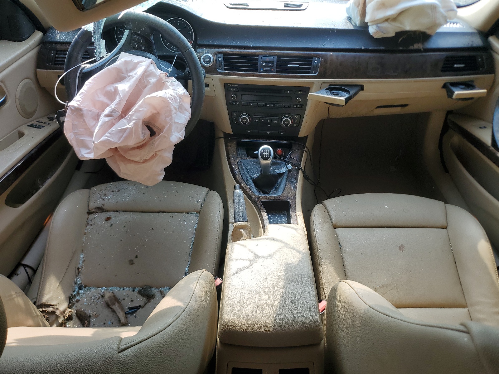 WBAVC93568KZ72921 2008 BMW 328 Xi