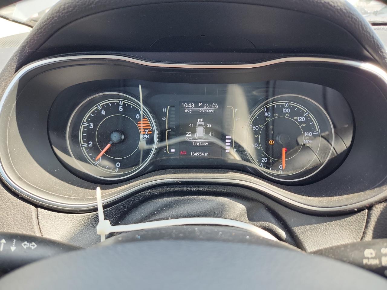 2019 Jeep Cherokee Latitude Plus VIN: 1C4PJLLB4KD215788 Lot: 64242745