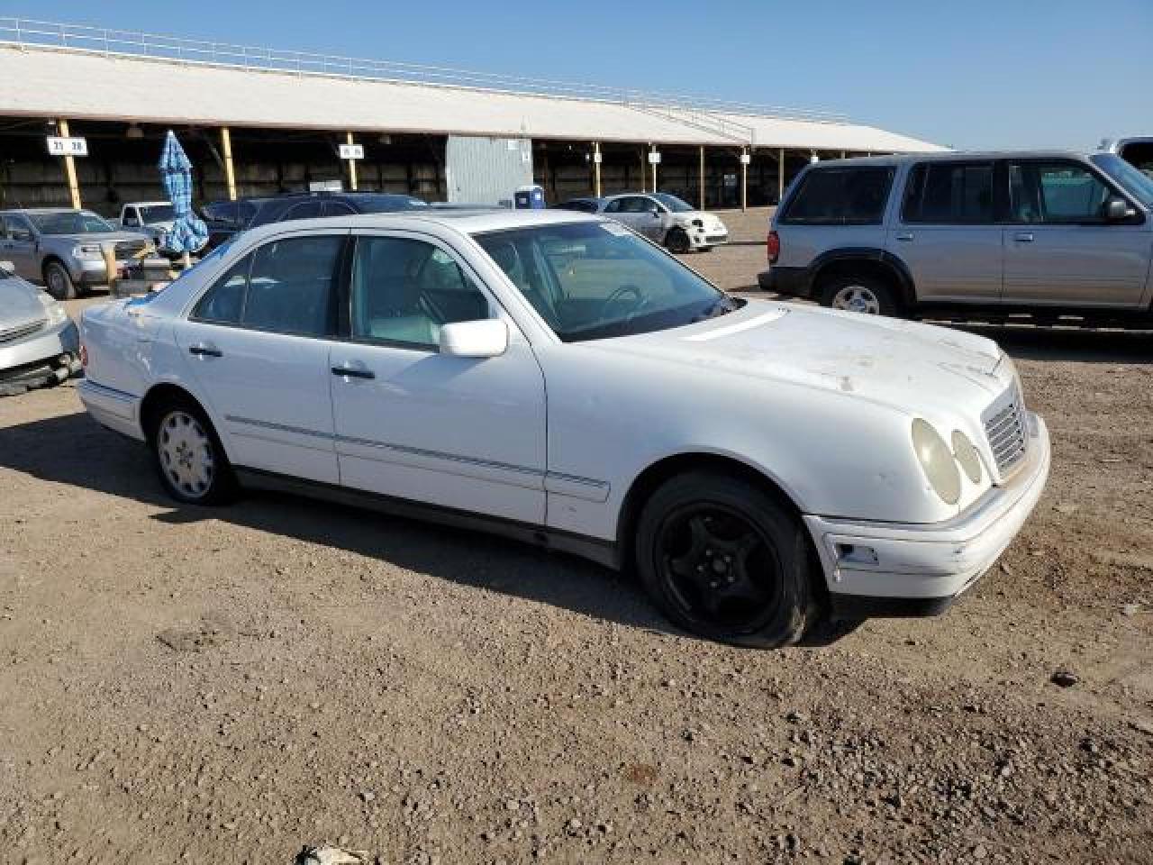 WDBJF65H3XA786979 1999 Mercedes-Benz E 320