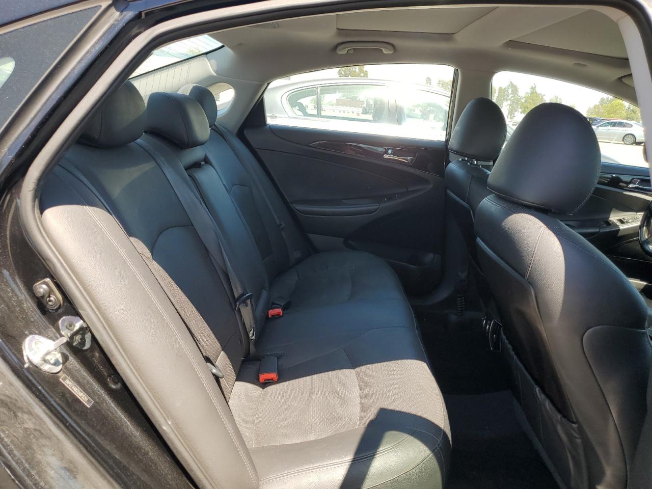 5NPEC4AB2EH815251 2014 Hyundai Sonata Se