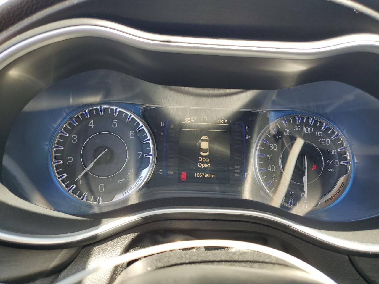 2015 Chrysler 200 Limited VIN: 1C3CCCAB4FN679924 Lot: 64507325