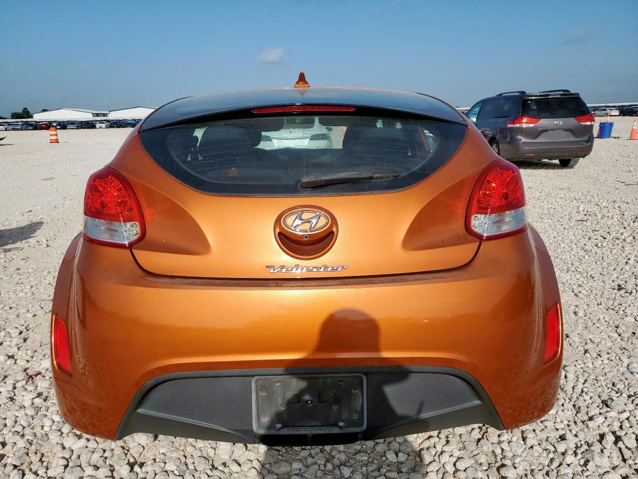 2016 Hyundai Veloster VIN: KMHTC6AD3GU282416 Lot: 60333645
