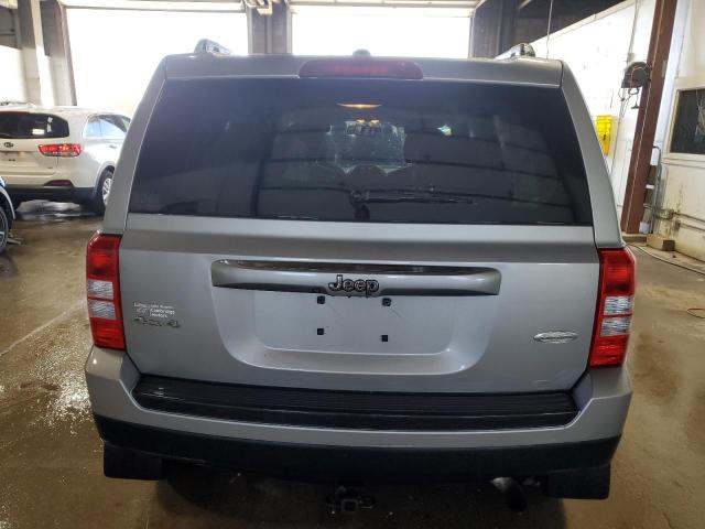  JEEP PATRIOT 2016 Srebrny