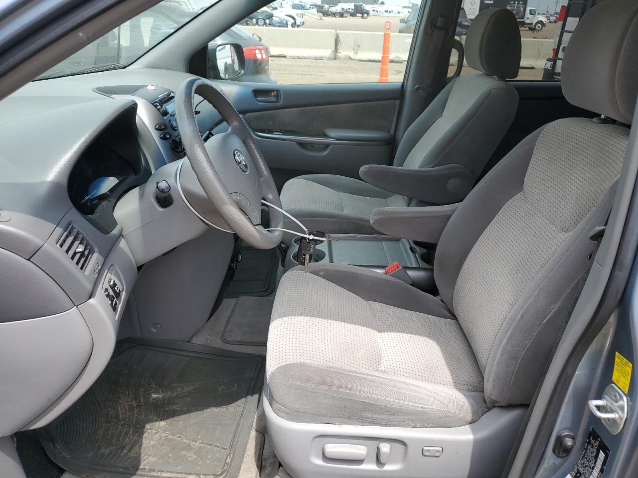 2010 Toyota Sienna Ce VIN: 5TDKK4CC4AS312739 Lot: 61026575