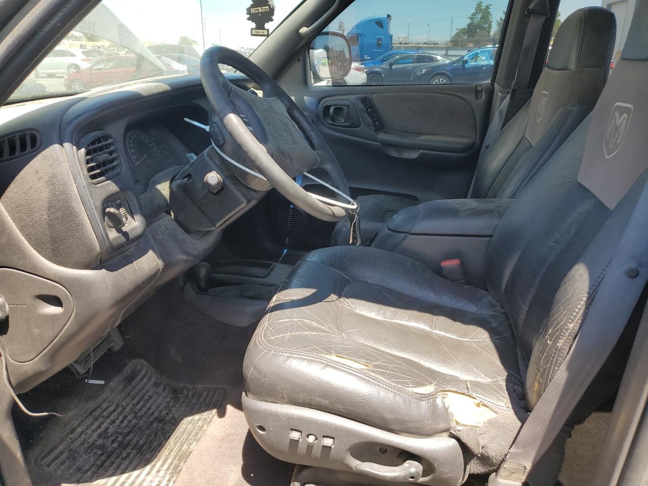 1999 Dodge Durango VIN: 1B4HS28Z1XF582089 Lot: 63106345