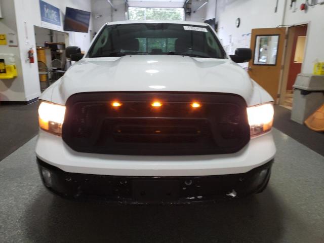 Pickups RAM 1500 2017 Biały