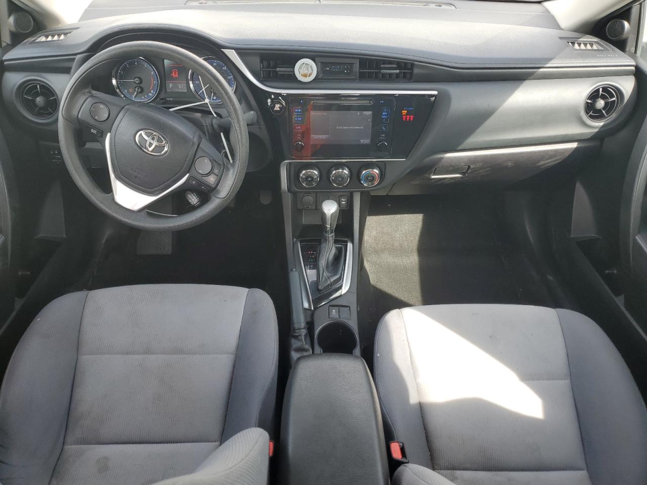 5yfburhe2jp836398 5YFBURHE2JP836398 2018 Toyota Corolla L
