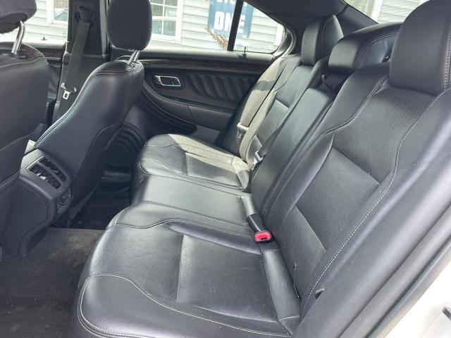 Sedans FORD TAURUS 2015 Biały