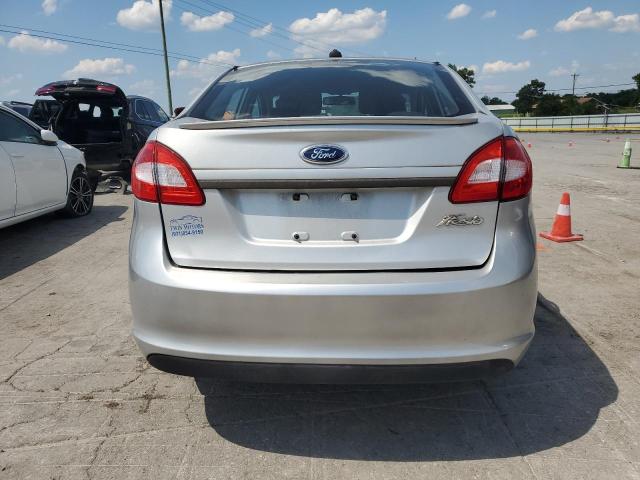 Sedans FORD FIESTA 2012 Srebrny