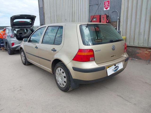 2002 VOLKSWAGEN GOLF TDI S