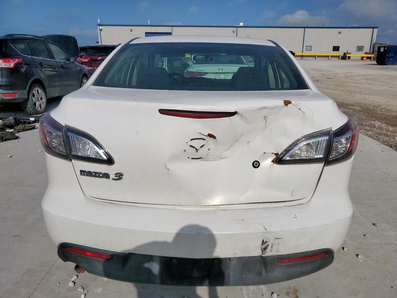 2011 Mazda 3 I VIN: JM1BL1UF1B1424174 Lot: 64422855
