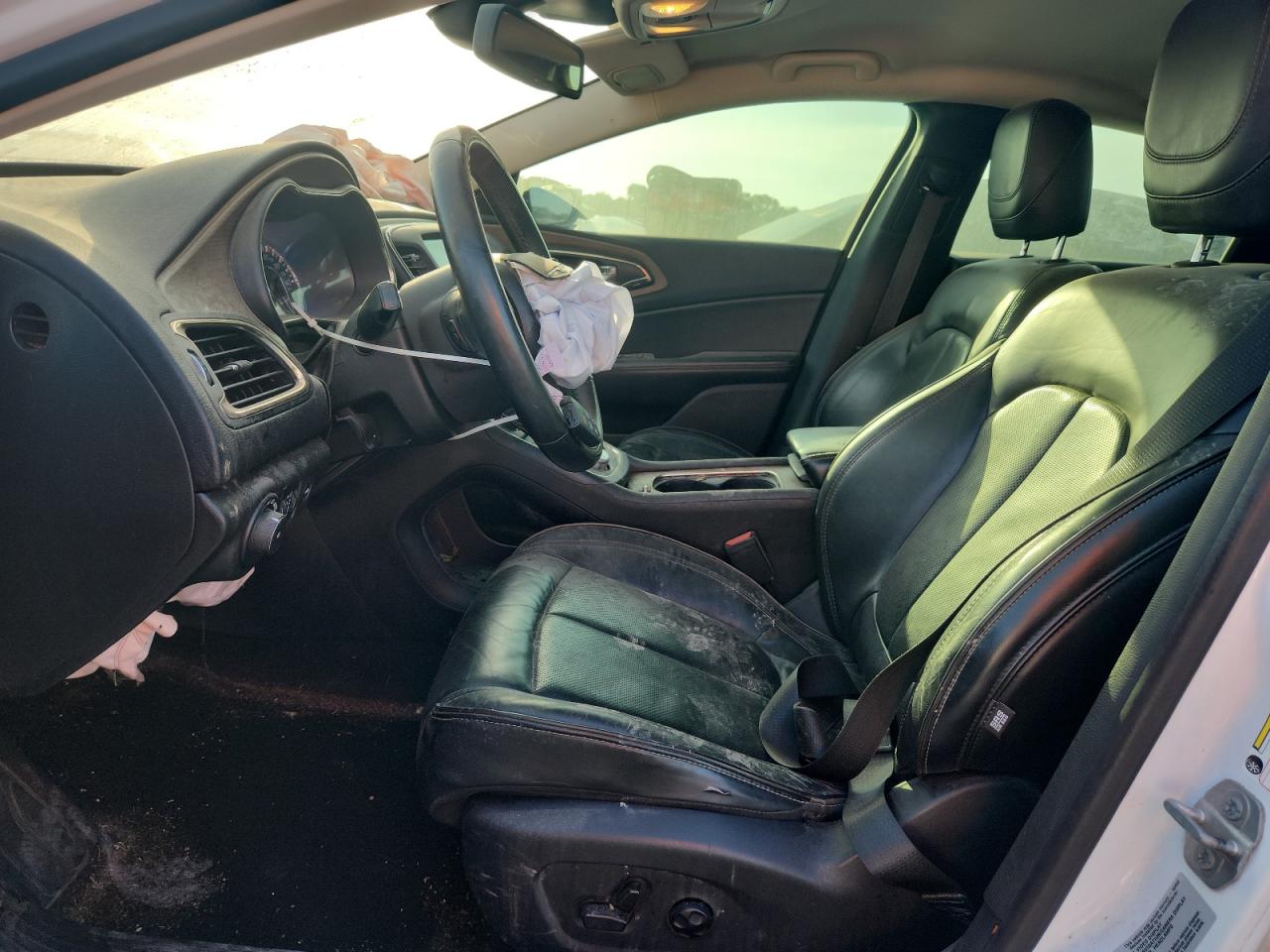 2015 Chrysler 200 C VIN: 1C3CCCCB0FN565805 Lot: 64078435
