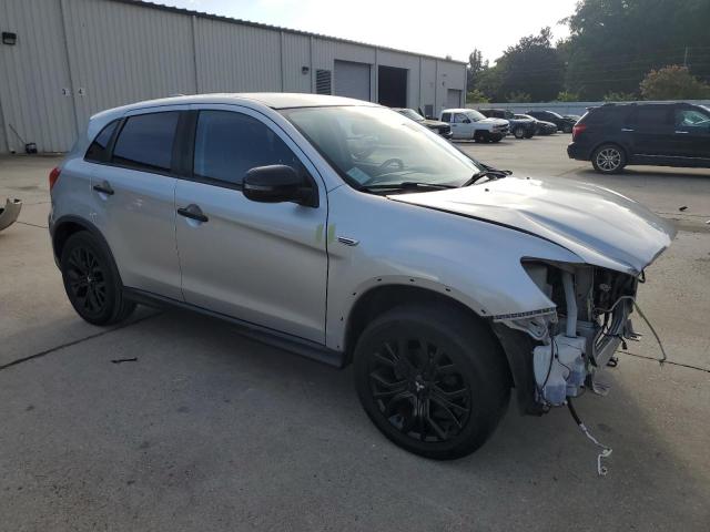  MITSUBISHI OUTLANDER 2019 Серебристый
