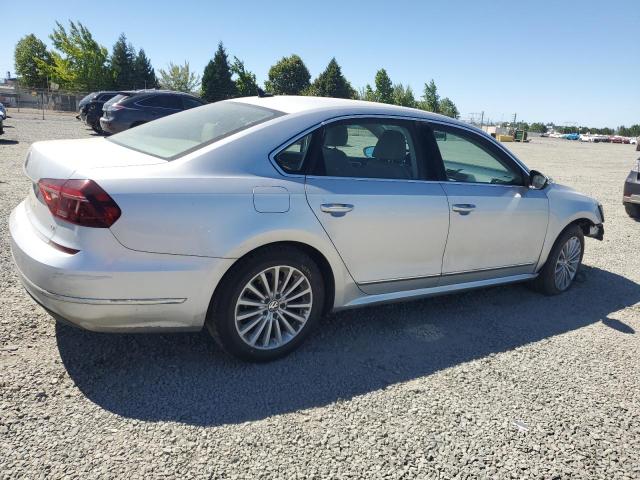  VOLKSWAGEN PASSAT 2017 Silver