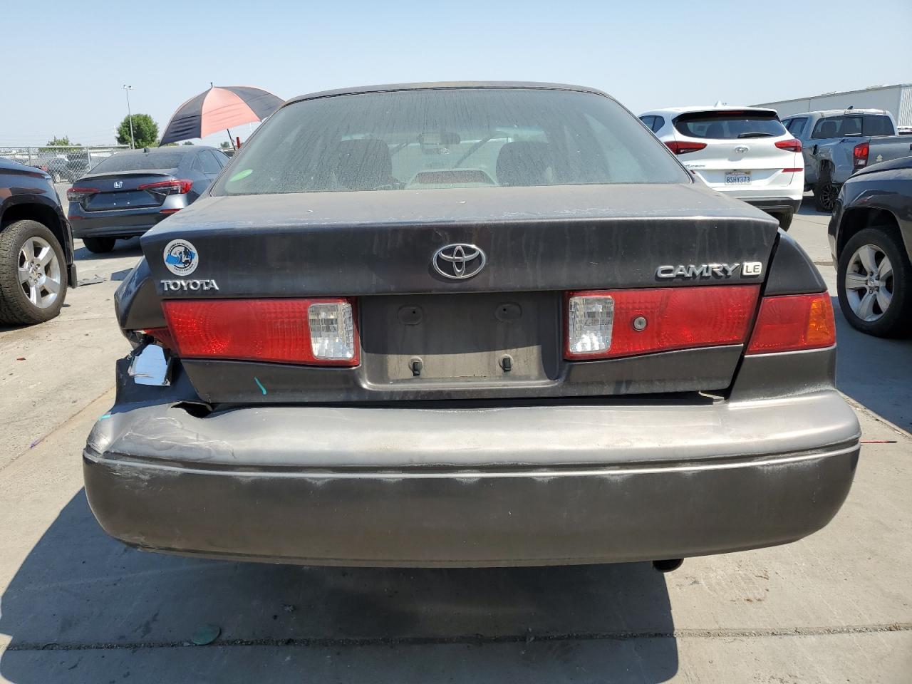 2000 Toyota Camry Ce VIN: JT2BG22K0Y0450895 Lot: 64059285