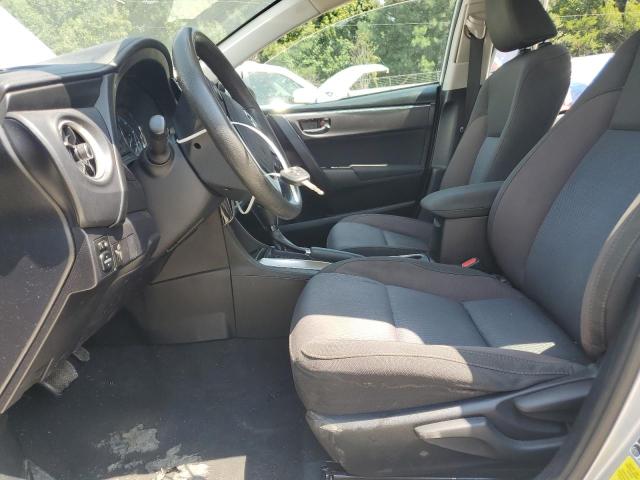 Sedans TOYOTA COROLLA 2017 Srebrny