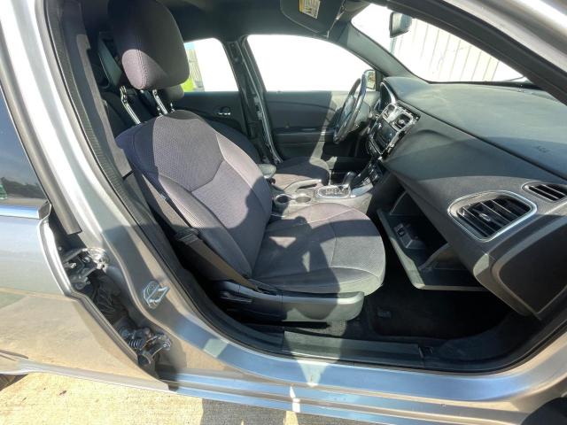 Sedans CHRYSLER 200 2013 Srebrny