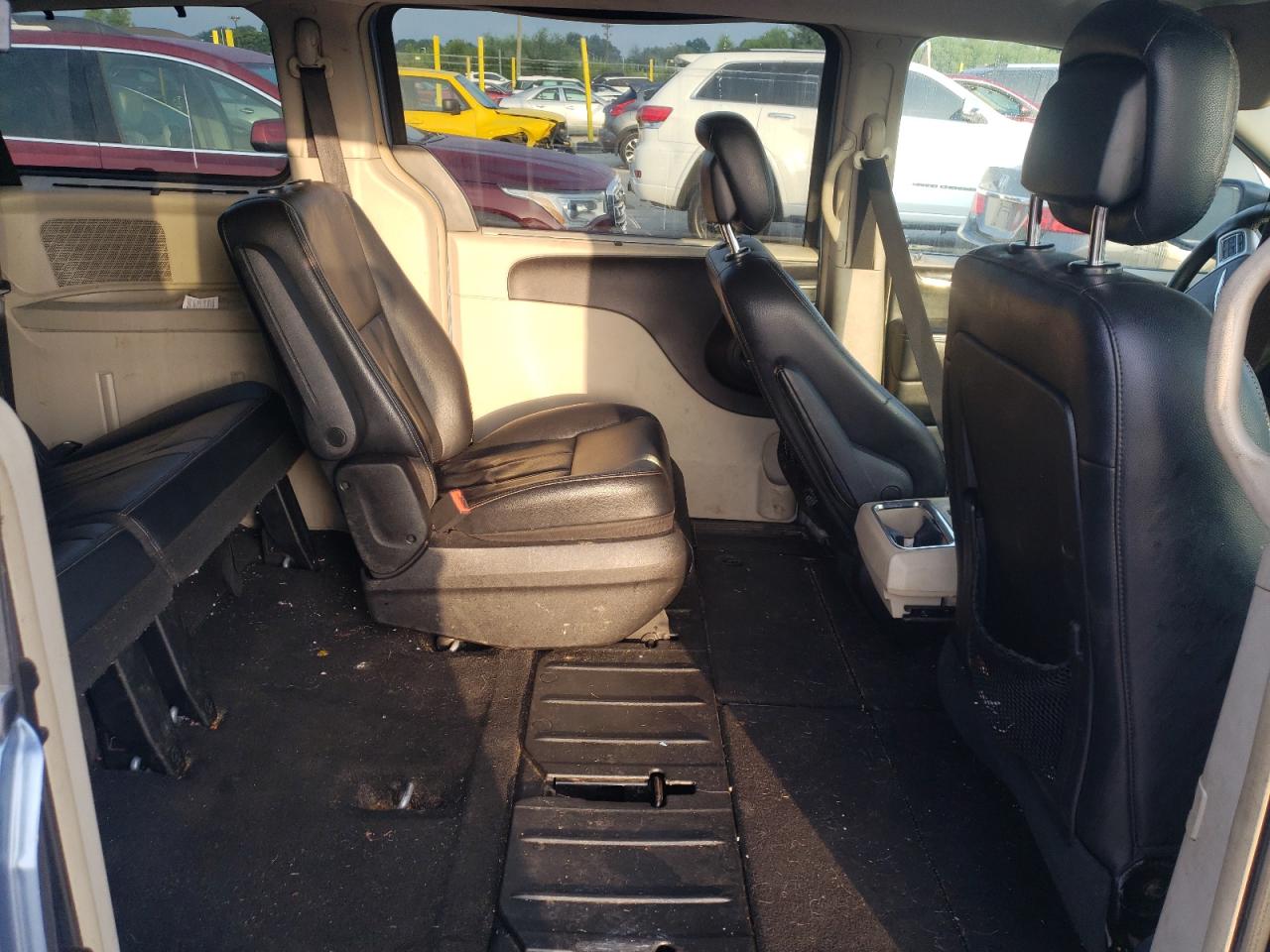 2011 Chrysler Town & Country Touring L VIN: 2A4RR8DG8BR782473 Lot: 65015925