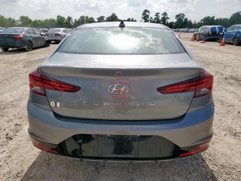  HYUNDAI ELANTRA 2019 Srebrny