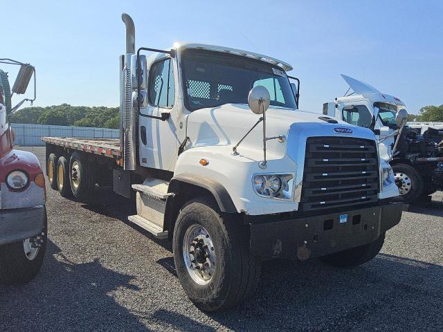 2016 Freightliner 114Sd Flatbed Truck
