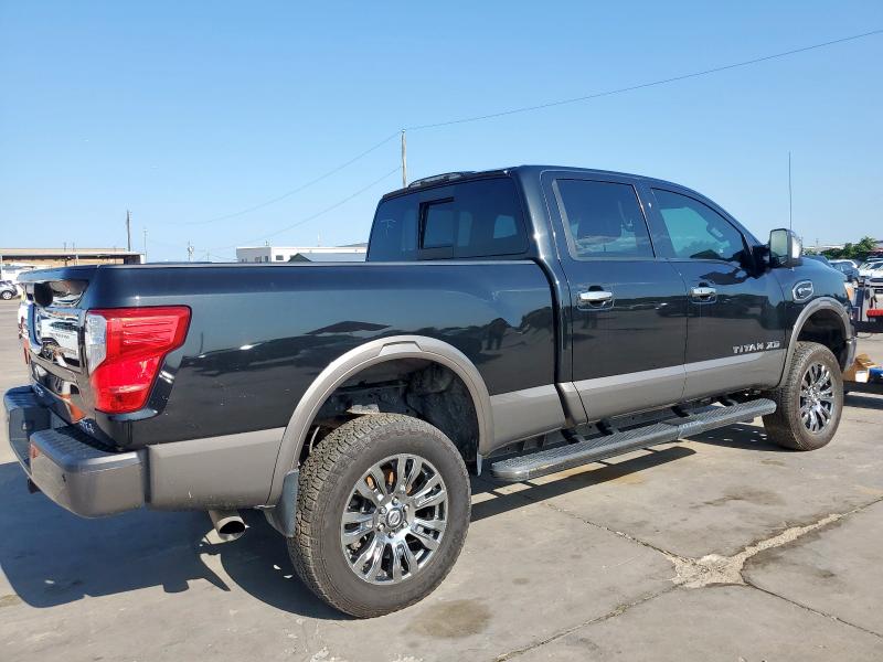  NISSAN TITAN 2019 Czarny