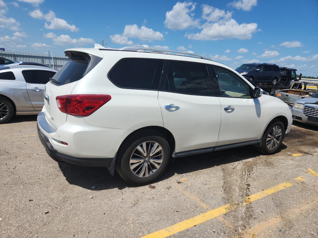 2019 Nissan Pathfinder S VIN: 5N1DR2MNXKC596398 Lot: 64397775