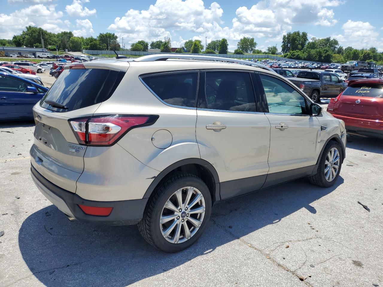 1FMCU9J94HUD99384 FORD ESCAPE 2017