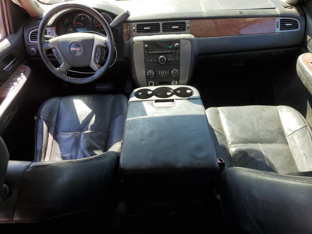 2008 GMC Yukon VIN: 1GKFC13088J235081 Lot: 64079025