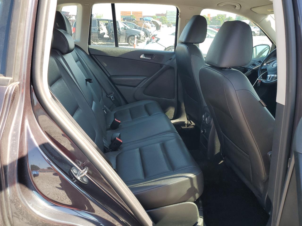 2016 Volkswagen Tiguan S VIN: WVGBV7AXXGW568645 Lot: 64444205