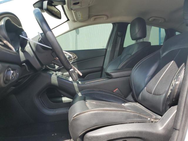 Sedans CHRYSLER 200 2015 White