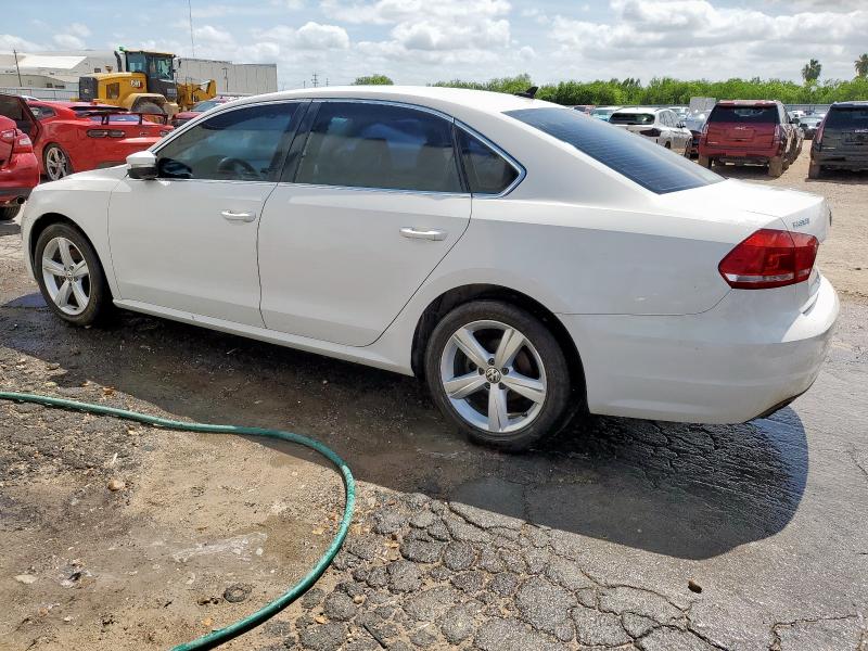 Седаны VOLKSWAGEN PASSAT 2015 Белы