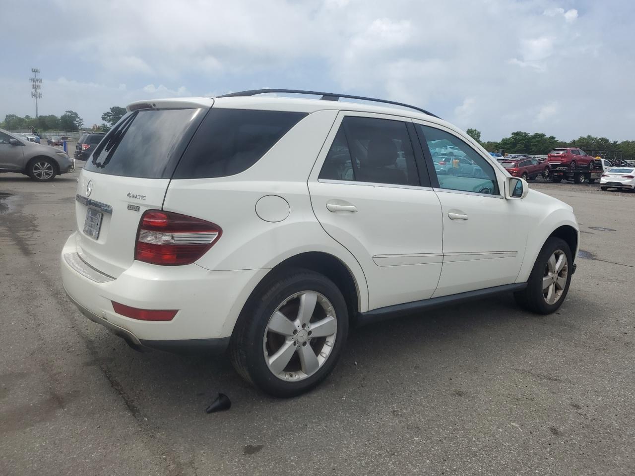 2010 Mercedes-Benz Ml 350 4Matic white null gas 4JGBB8GBXAA561497 photo #4