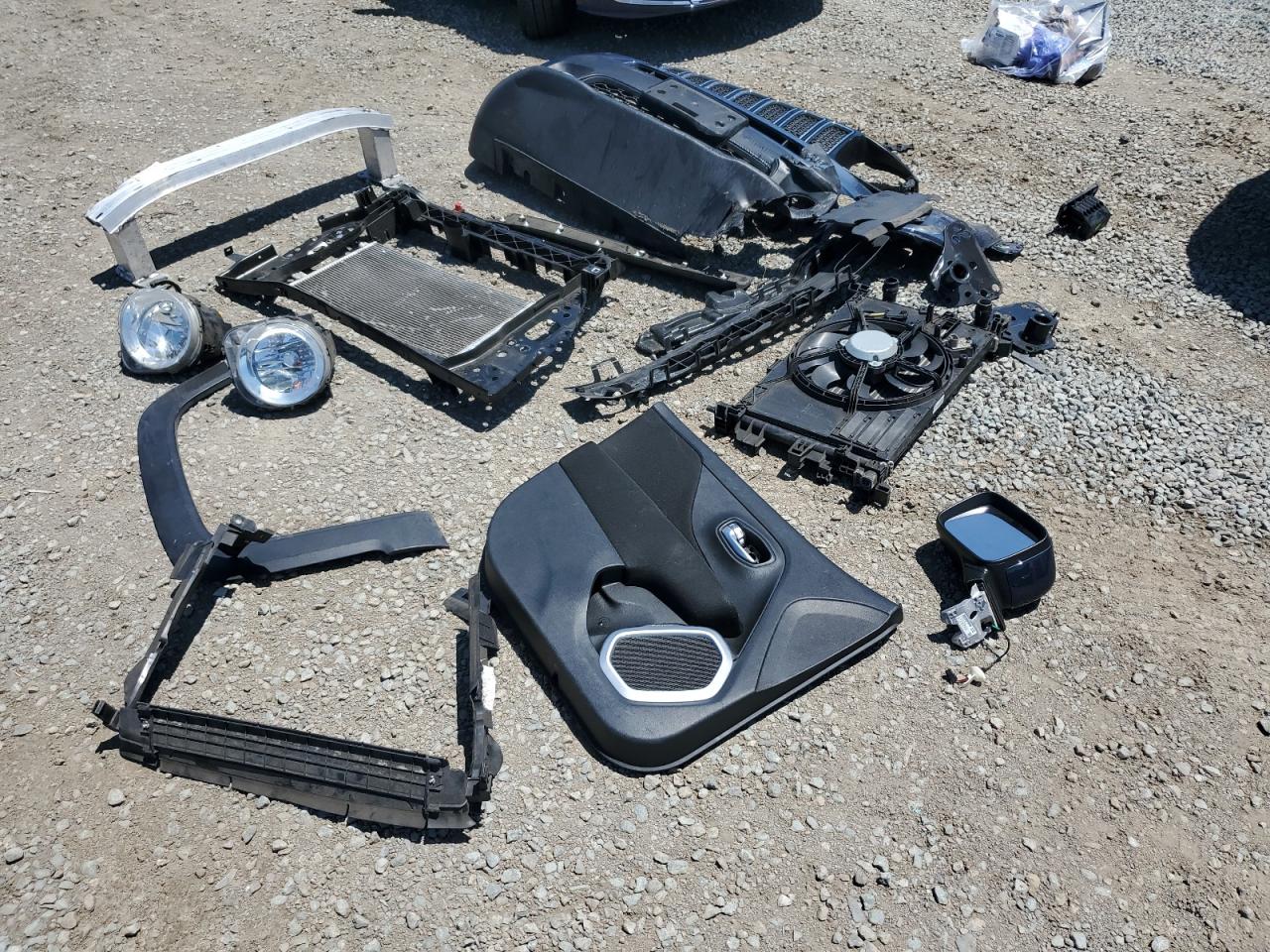 2020 Jeep Renegade Latitude VIN: ZACNJABB5LPL90354 Lot: 64023815