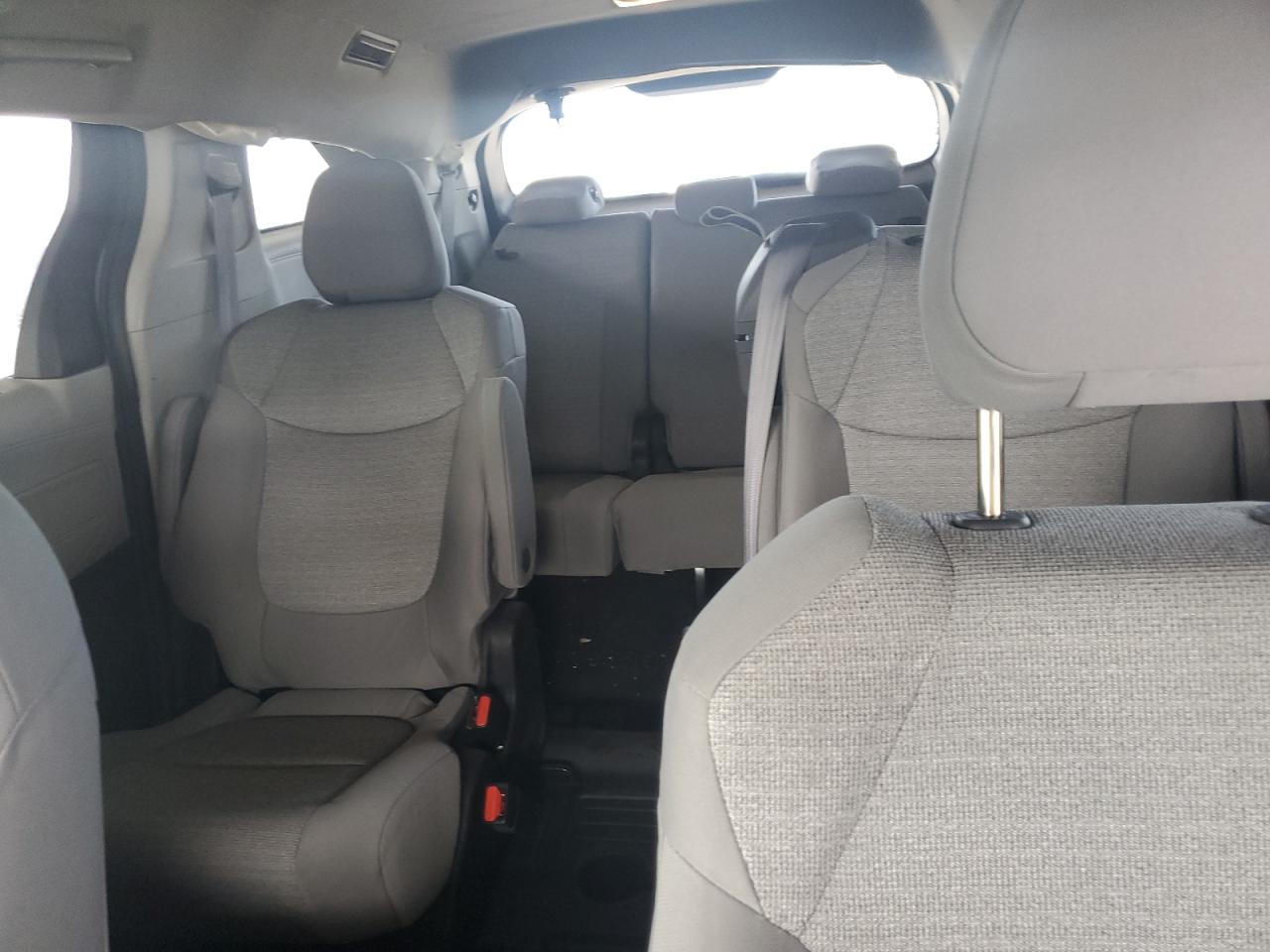 2022 Toyota Sienna Le VIN: 5TDBRKEC3NS132929 Lot: 63607115
