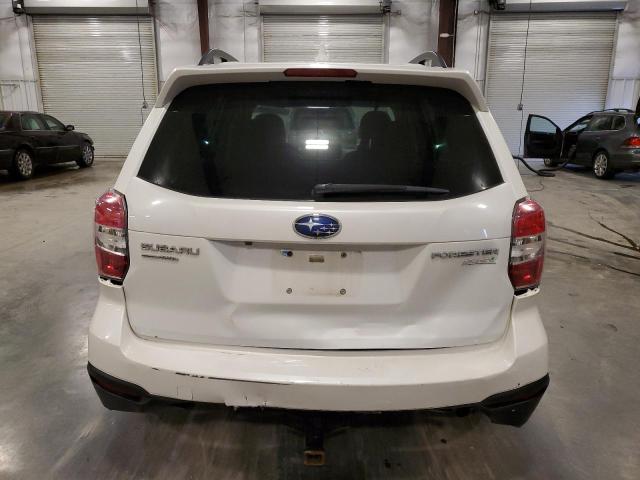  SUBARU FORESTER 2016 Biały