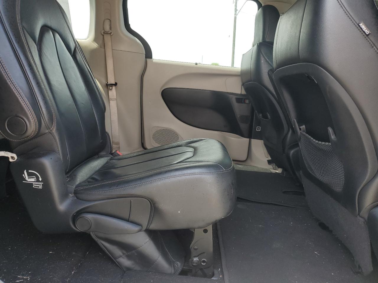 2017 Chrysler Pacifica Touring L VIN: 2C4RC1BG8HR610180 Lot: 66559245