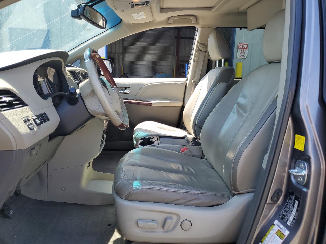 2011 Toyota Sienna Xle VIN: 5TDYK3DC4BS123707 Lot: 63265215