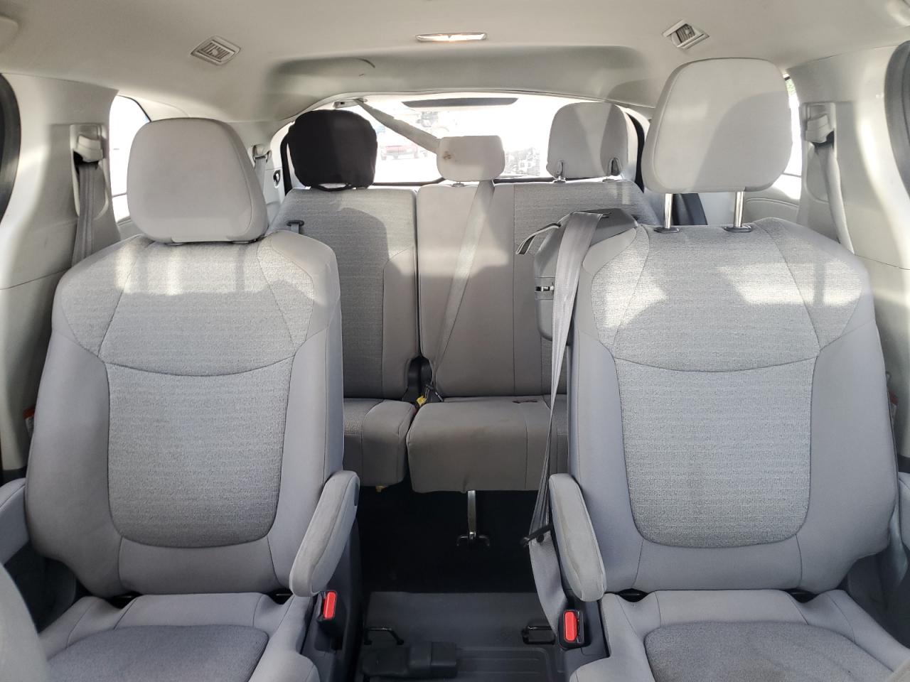 2021 Toyota Sienna Le VIN: 5TDKRKEC7MS028099 Lot: 64029815