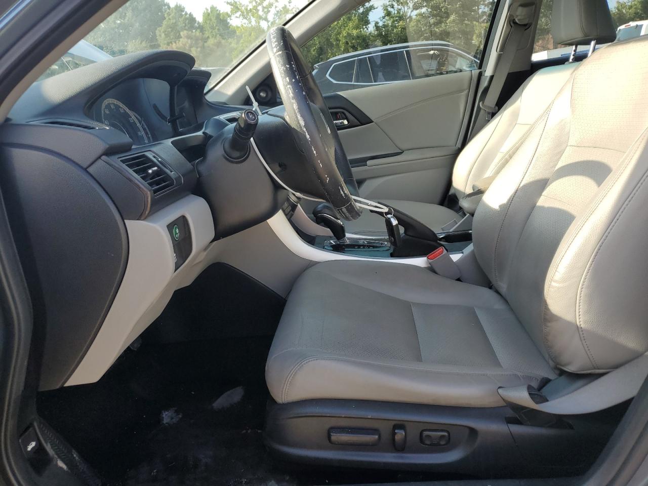 2013 Honda Accord Touring VIN: 1HGCR3F90DA033303 Lot: 65367455