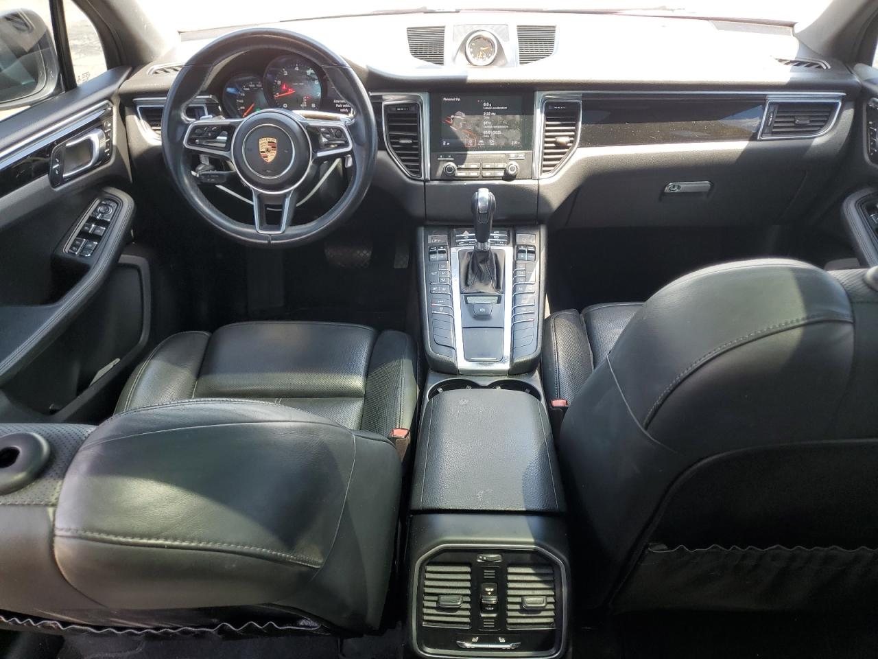 2017 Porsche Macan VIN: WP1AA2A58HLB09077 Lot: 63263475