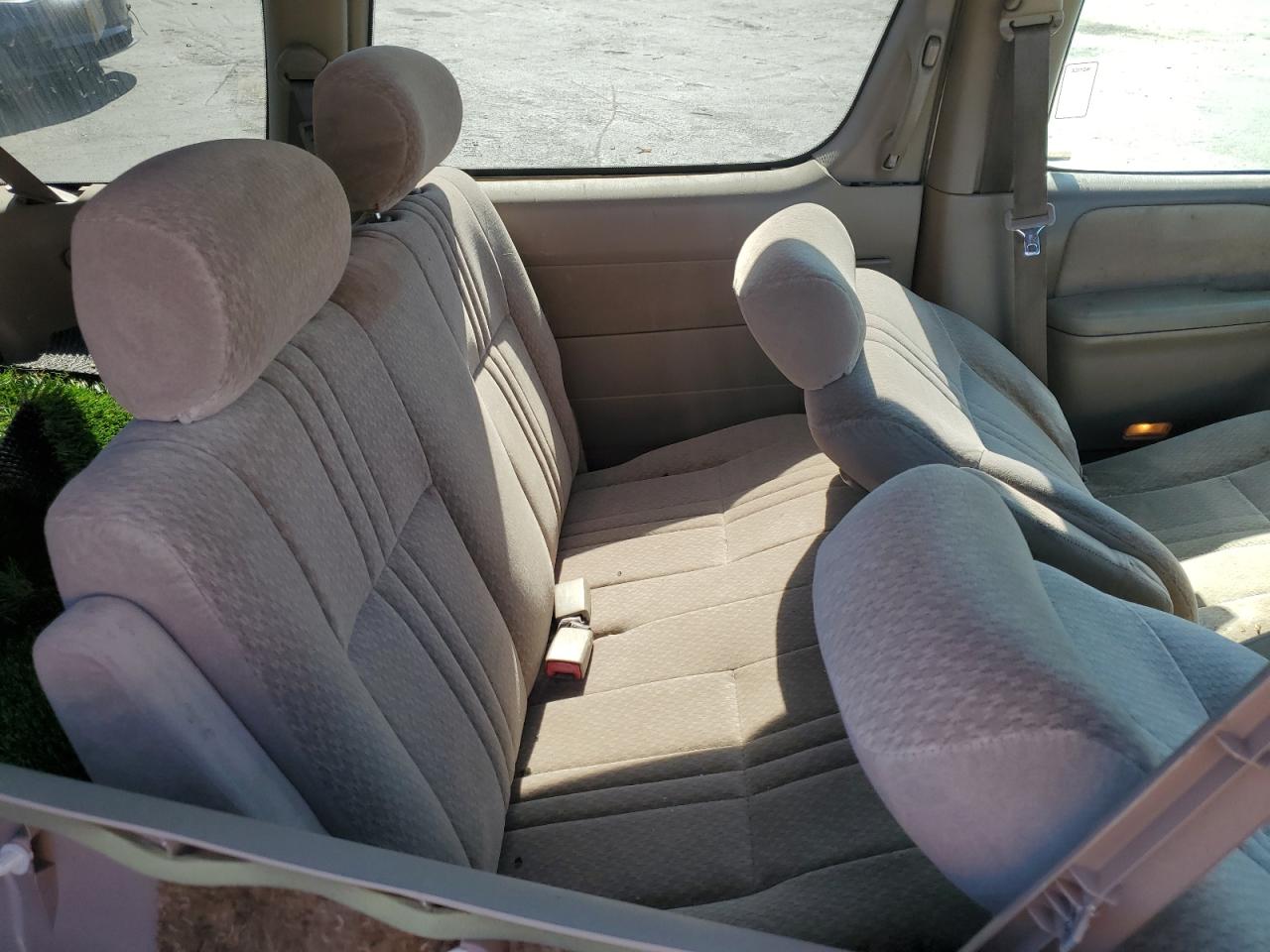 2002 Toyota Sienna Ce VIN: 4T3ZF19C32U487945 Lot: 64080805
