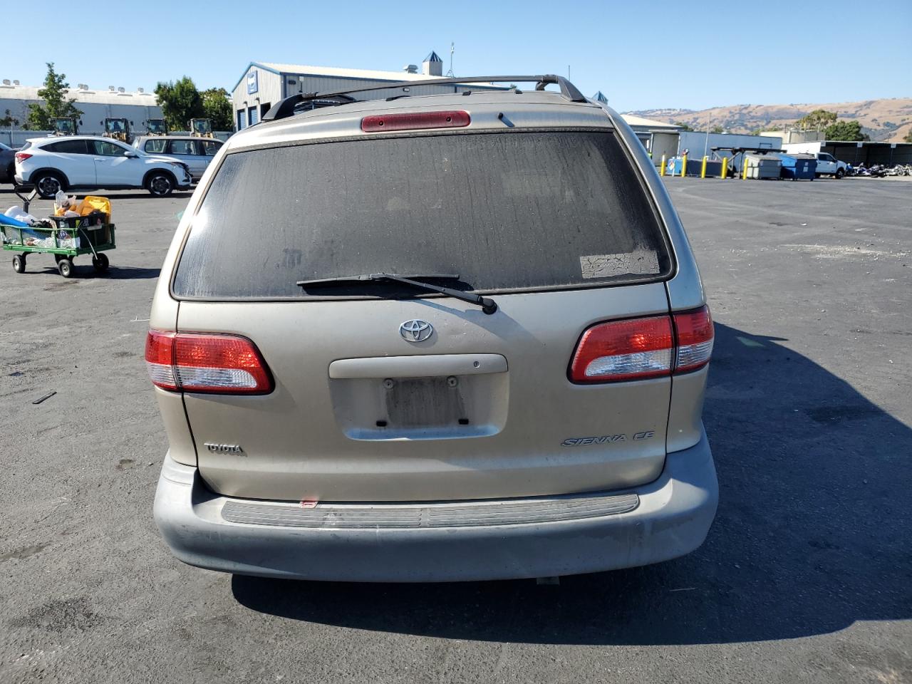 2002 Toyota Sienna Ce VIN: 4T3ZF19C32U487945 Lot: 64080805