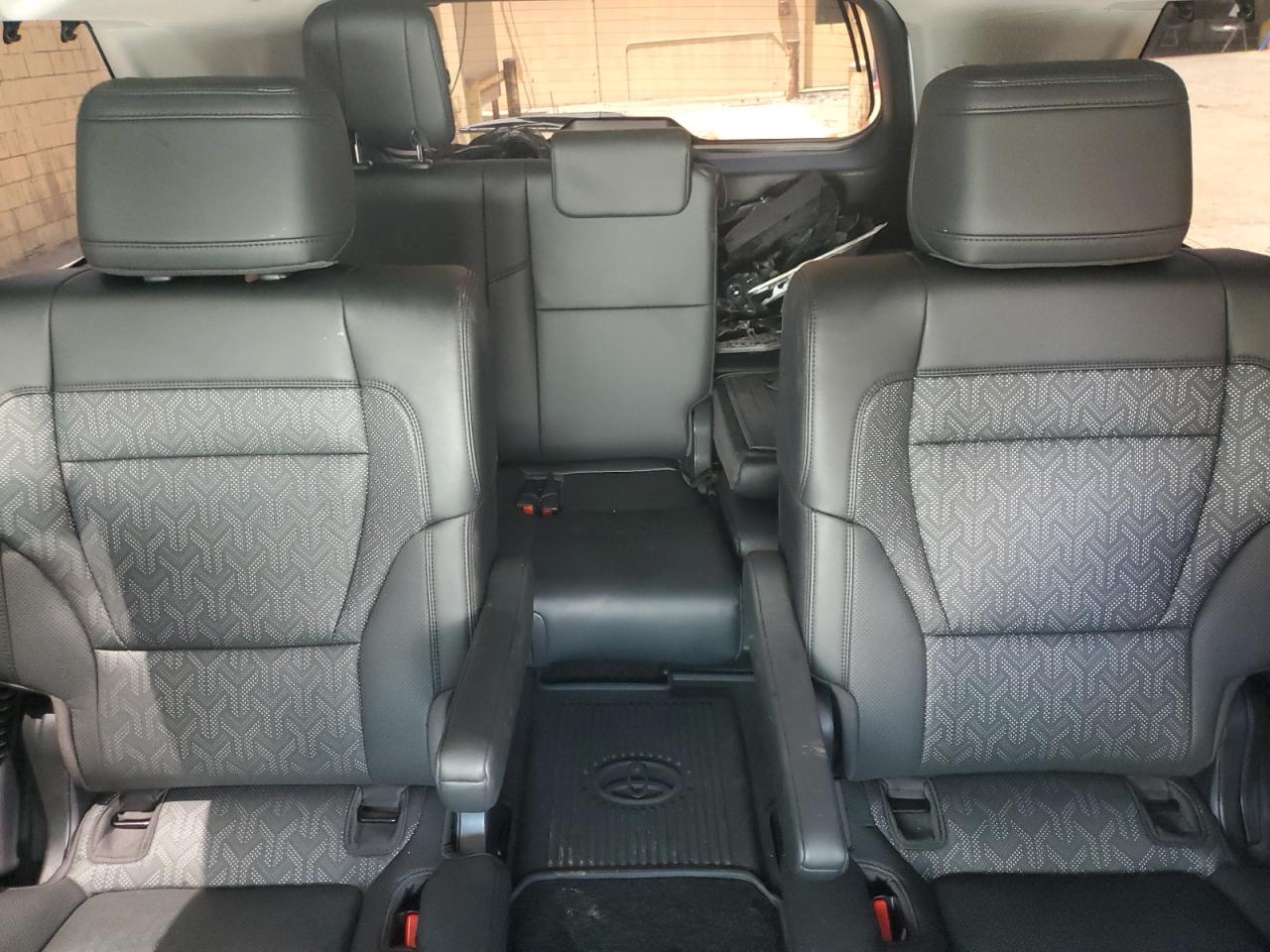 2024 Toyota Sequoia Sr5 VIN: 7SVAAABA8RX035036 Lot: 64946695