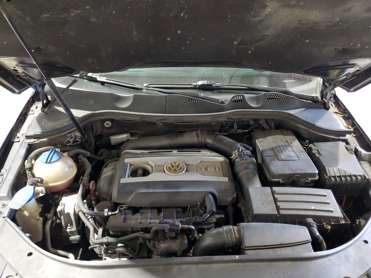 2010 Volkswagen Passat Komfort VIN: WVWJM7AN1AE068033 Lot: 65315545