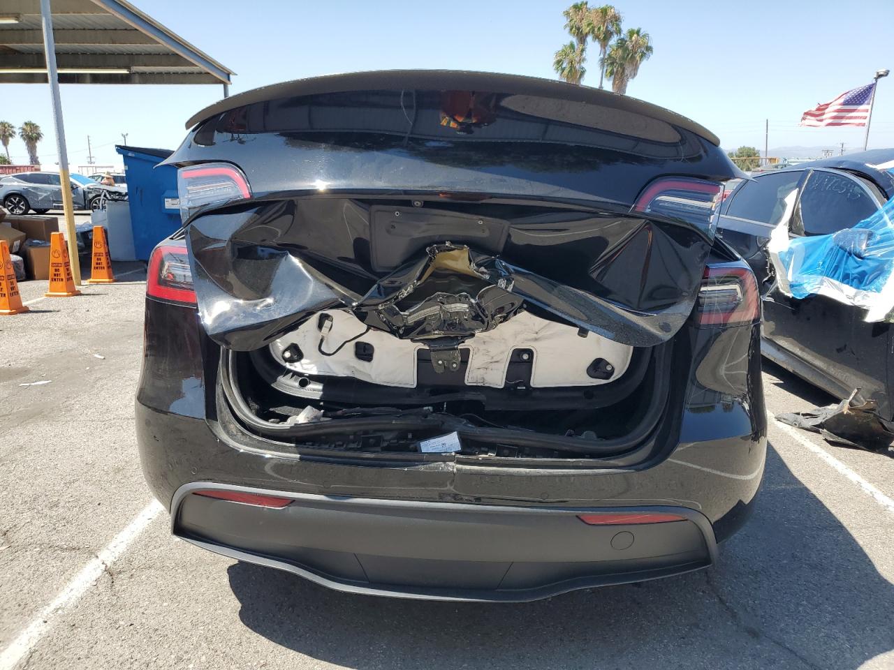 2021 Tesla Model Y VIN: 5YJYGDEFXMF215928 Lot: 62399015