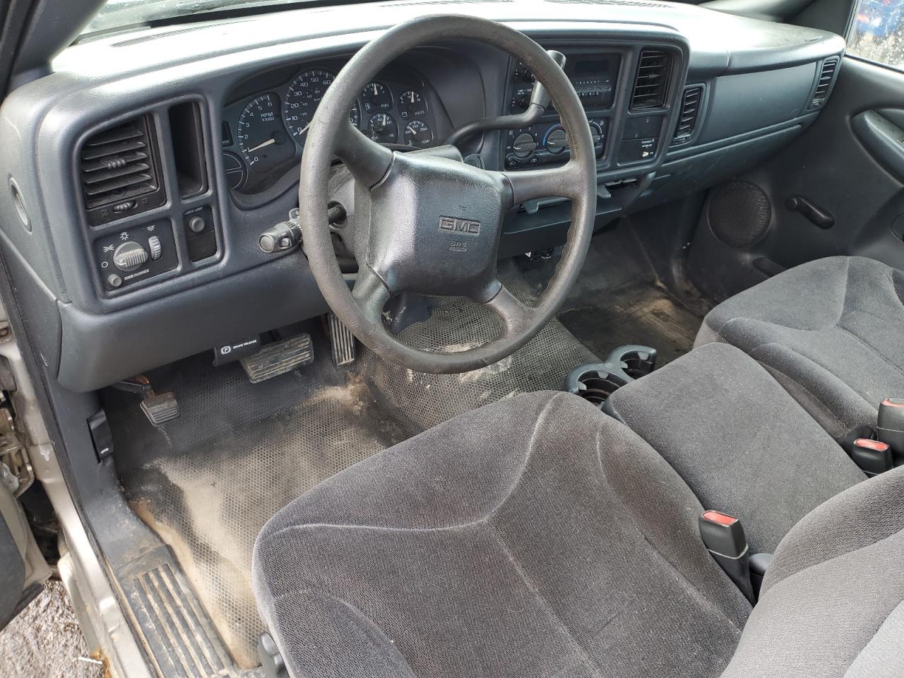 2002 GMC New Sierra C1500 VIN: 1GTEC14W22Z113612 Lot: 64998175