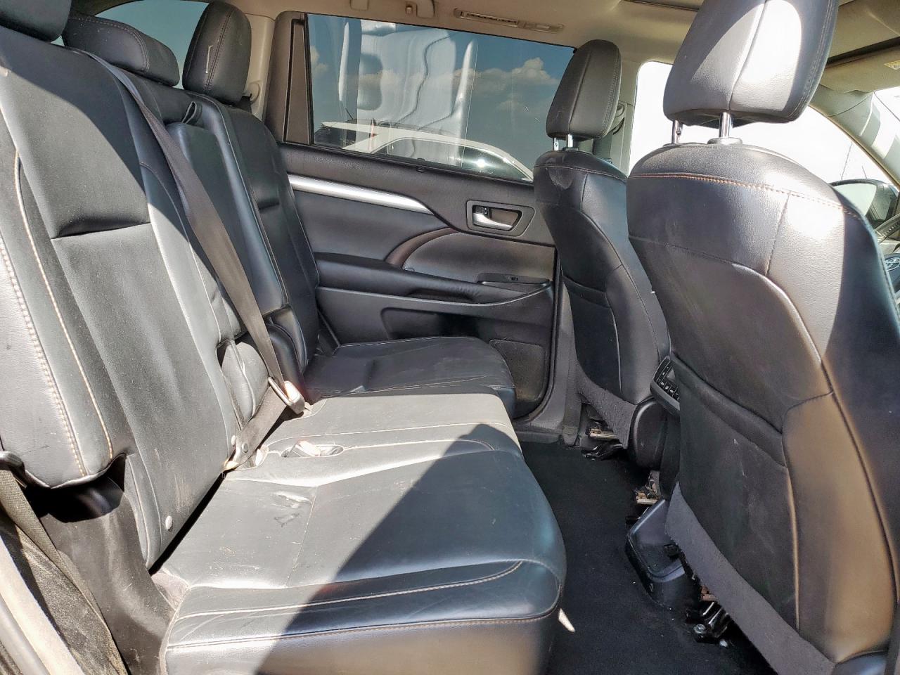 2015 Toyota Highlander Xle VIN: 5TDJKRFH7FS106242 Lot: 65399195